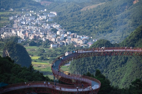 桂林山水甲天下的意思